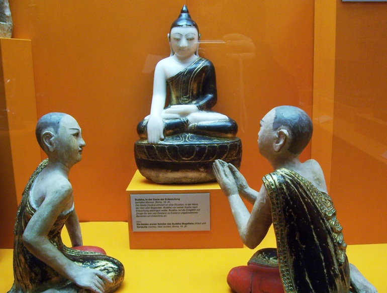 Hiếu của người -
Hiếu theo Phật